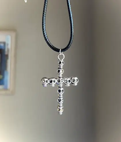 Handmade skull cross goth rock grunge style unique necklace✝️