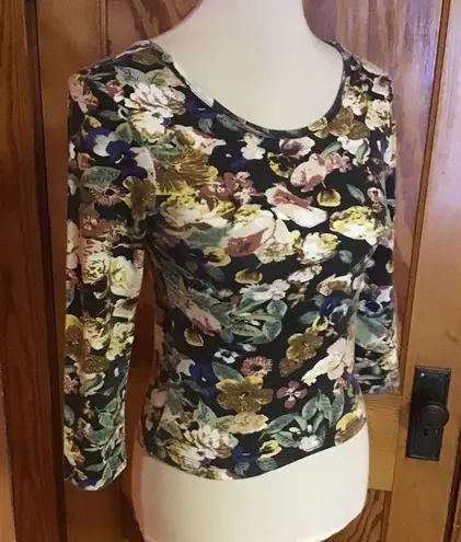 Rue 21 Tarea Y2K floral crop top