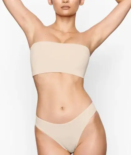 SKIMS  Fits Everybody Bandeau strapless bra SAND XXS