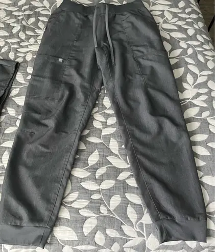 Fabletics  scrub bottoms - Image 2