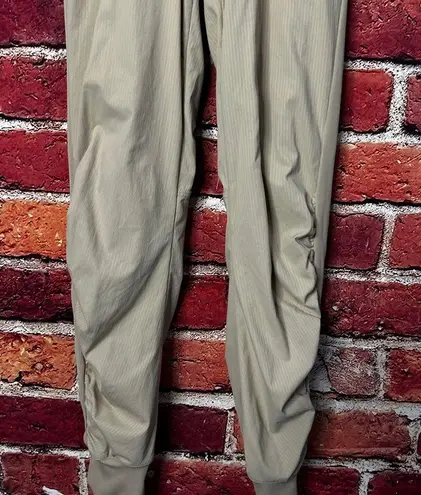 Lululemon Beyond The Studio Jogger size 0