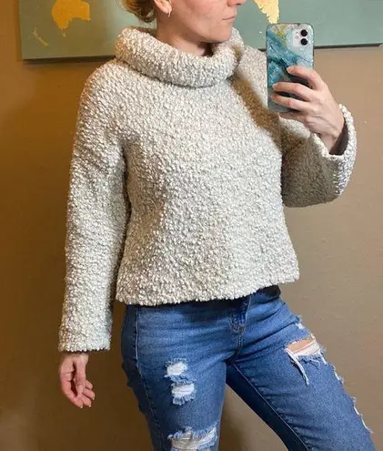 Arizona Jeans Fluffy boucle beige loose cropped turtleneck medium