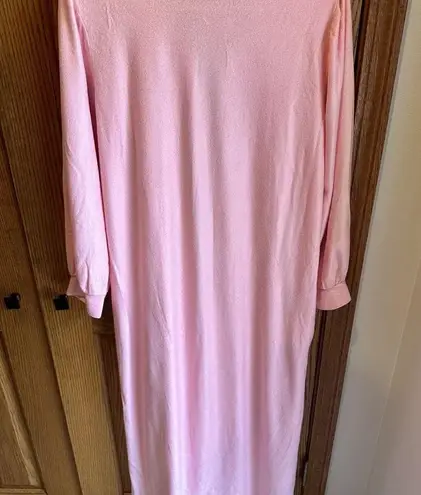 Vintage Movie Star Pink House Coat Robe Size Medium Ruffled Flower Embroidered