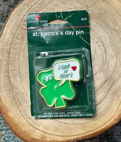 NOS Vintage American Greetings Irish At Heart goggly eye shamrock pin Green