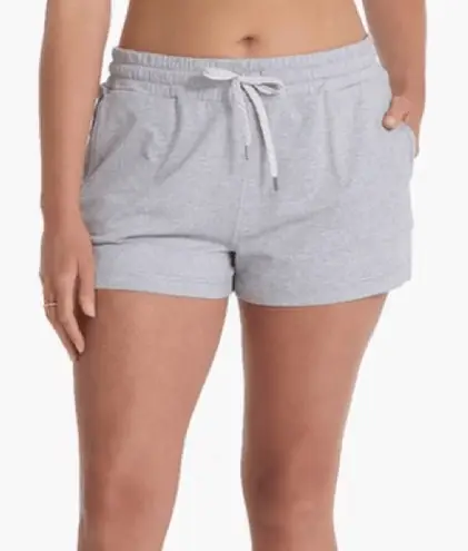 Vuori Halo Performance Shorts Womens Medium Pale Gray Heather