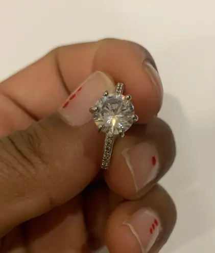 Beverly Hills Boutique Ring… Silver