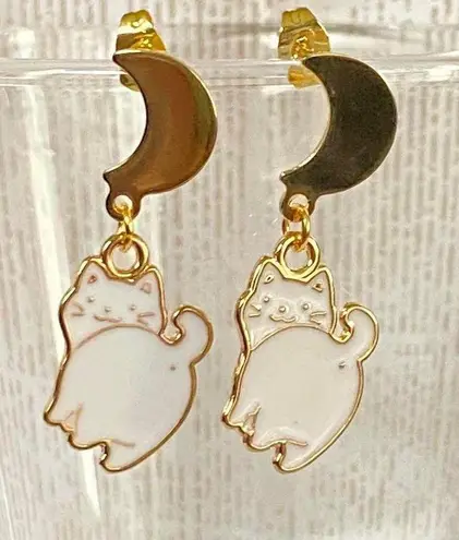 Handmade Kawaii white cat moon dangle earrings💕