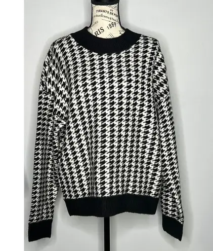 Threads 4 Thought LARGE Elexia Houndstooth Sweater - Pullover Crewneck Fluffy