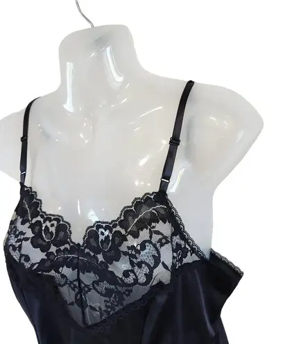 Vassarette  Elegant Sexy Black Lace Camisole Lingerie Adjustable Straps Medium