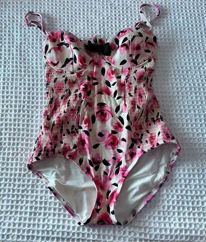 Kate Spade  Bay of Roses Underwire One Piece swimsuit in Cream size MEDIUM