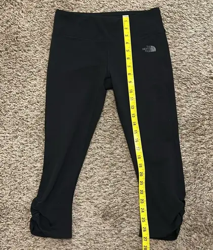 The North Face Women’s  Black Cropped Leggings - Size Small