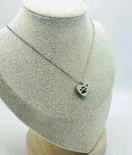 Heart Paw Print Pendant Necklace in Silver