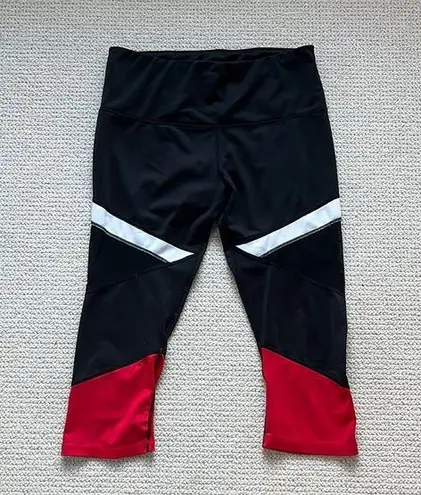 Marc New York black and red cropped fitness leggings size L