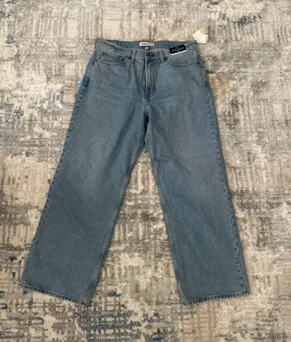 Abercrombie & Fitch Abercrombie Mid-Rise Curve Love Jeans - Image 1