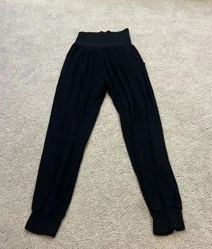 Aerie  black size xs joggers