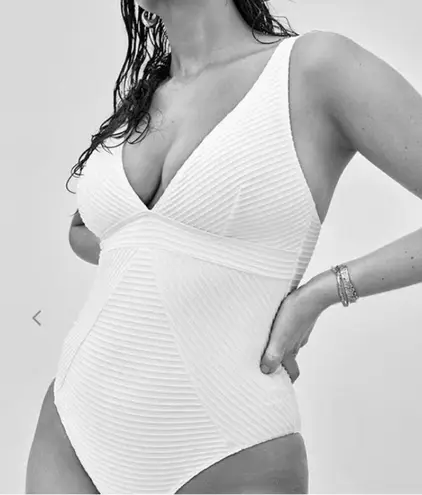 ANDIE SEA LEVEL Spinnaker $139 White Panel Line One Piece swimsuit S 4