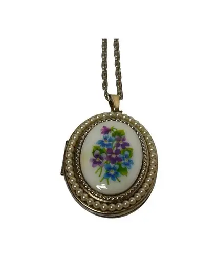 Vintage Avon Floral & Pearl Locket Necklace Cameo Violets Gold Tone Oval Pendant