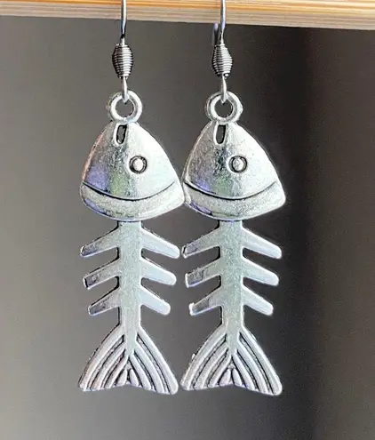 Handmade fish bone boho funky simple dangle earrings🌀🐟💙