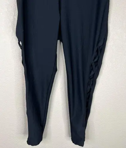 Bally Total Fitness  Legging Size Small Black Mid Calf Crop Cut Out Workout Yoga