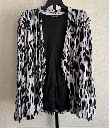 Fashion Bug Plus Size 3X Black White Leopard Print Open Front Cardigan Kimono Layering Flowy