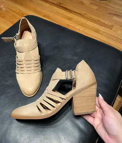 Caslon NWOT Nude Neutral Cutouts Breatheable All LEATHER Laser perforated Cutoffs Ankle Booties