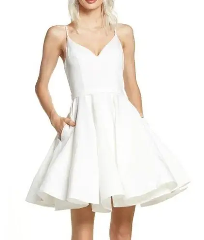 Mac Duggal NWOT Ienna for Fit & Flare Cocktail Dress Short A Line White Size 4