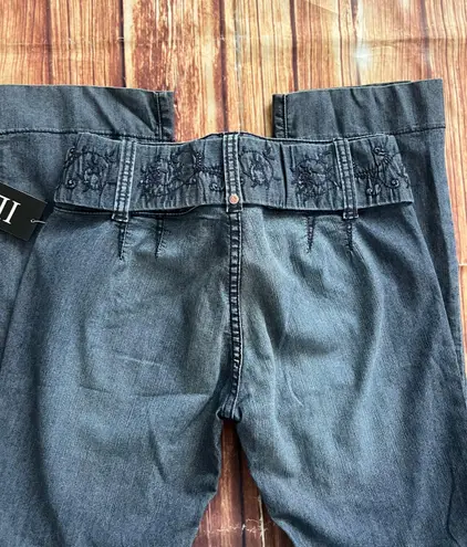 Ilse Studio Ilce Studio Women’s Belted Mid Rise Straight Leg Medium Wash Jeans Size 28”