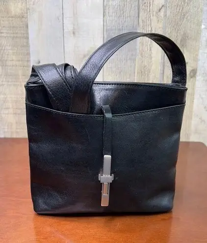 None UNBRANDED BLACK SHOULDER BAG OUTSIDE ZIPPERED POCKET OUTSIDE LATCHED POC…