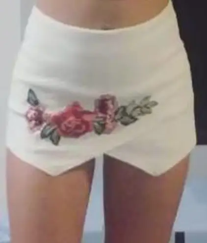 Amazing Lace White Floral Skort