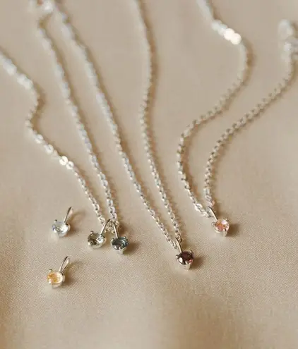 GLDN Aura Pendant Necklace – Sage Peridot on Sterling Silver