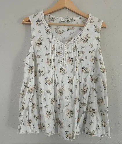Skies Are Blue Floral Sleeveless Blouse - White and Yellow