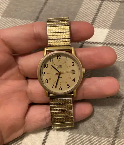 Timex Women’s vintage 1989 quartz movement date just water resistant watch