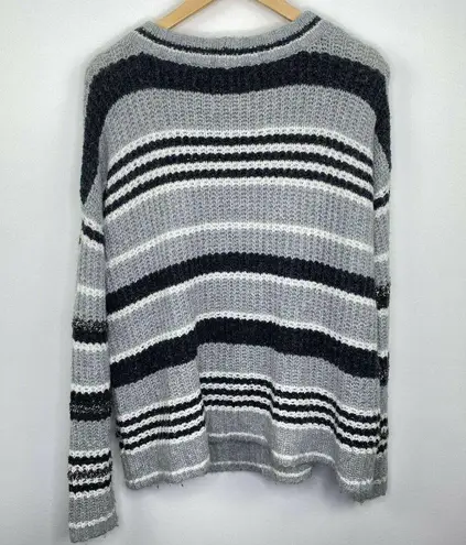 a.n.a  A New Approach Sweater Womens LARGE Grey Black White Striped Knit Pullover