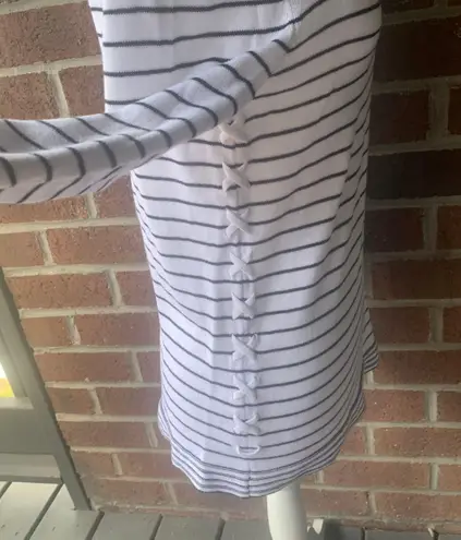 Cable & Gauge Striped Bell Sleeved Sweater