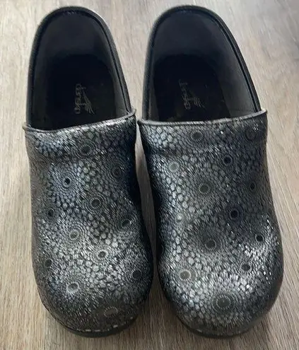 Dansko Clogs Size 10.5-11