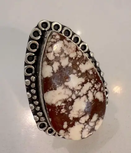 Elegant Brown and White gemstone Teardrop Ring