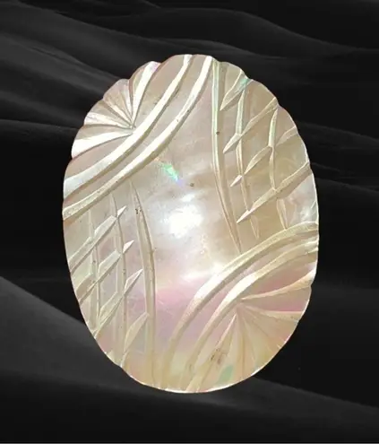Vintage Iridescent Hand Carved Mother Of Pearl Brooch Gold