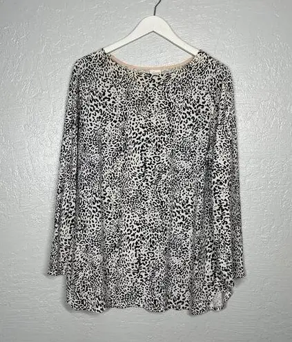 Essential Soma Women L White Black Animal Print Long Sleeve Tee Boat Neck Lounge