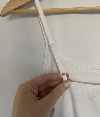 Active Basic White Cami Top Medium Cotton Spandex Blend women's lightweight