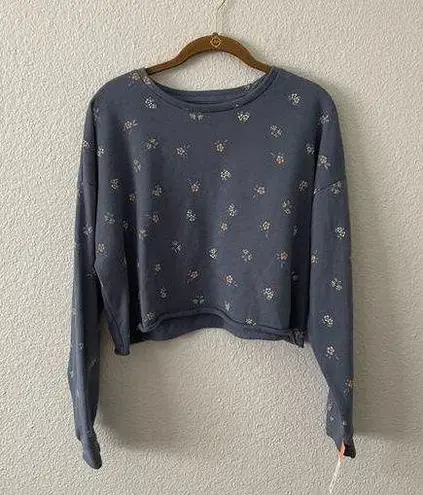 Colsie Blue Floral Crop Top Sweatshirt NWT Size Medium