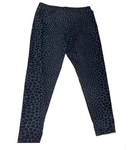 Soft Surroundings Have To Have Animal Print Leggings Womens Size PM Black Gray