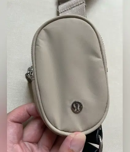 Lululemon Crossbody with Nano Pouch 2L - Trench