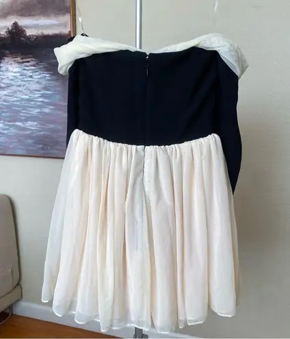 House Of CB  'Alana' Black & Cream Off Shoulder Dress NWOT size XS