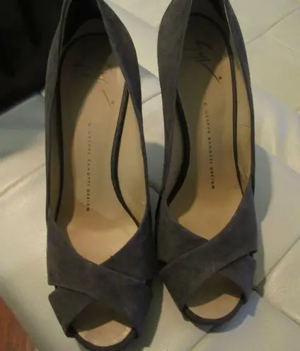 Giuseppe Zanotti Giuseppi Zanotti Koka Grey Suede Pumps - Size 8