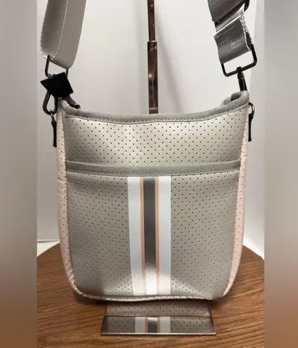 Haute Shore Greige Blake Shell Neoprene Crossbody Bag Purse Adjustable Straps Gray