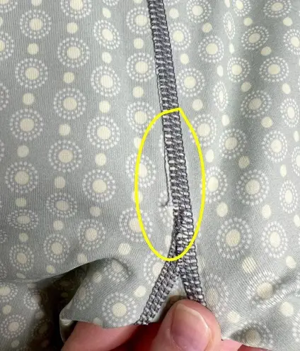 Luxy Activewear Sage Green Medallion Print Criss Cross Waist Capri Leggings Size 6