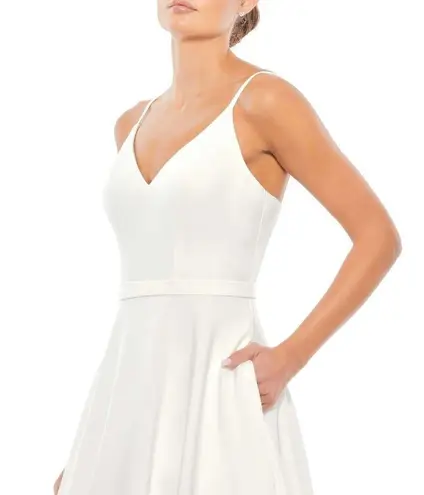 Mac Duggal Classic A Llne V Neck Ballgown White Womens Size 14