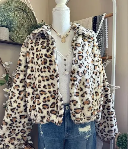 Victoria's Secret Victoria’s Secret ‘Know One Cares’ Faux Fur Leopard Print Zip Up Crop Jacket