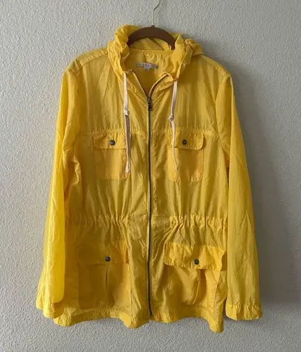 Gap Yellow Zip Up Jacket Rain Resistant Windbreaker Size Medium 100% nylon