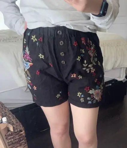 Johnny Was Black Embroidered Linen Shorts